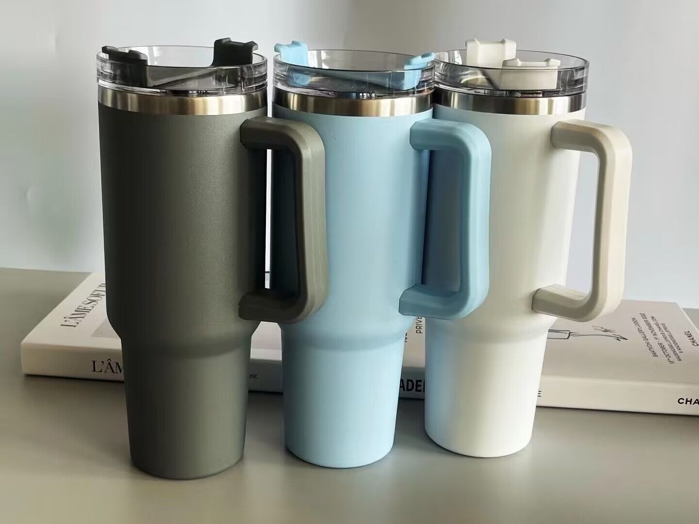 40oz Tumbler Solid Colors w/ Handle | Insulated Tumbler With Lids | Straw | Stainless Steel Coffee Tumbler | Termos Cup